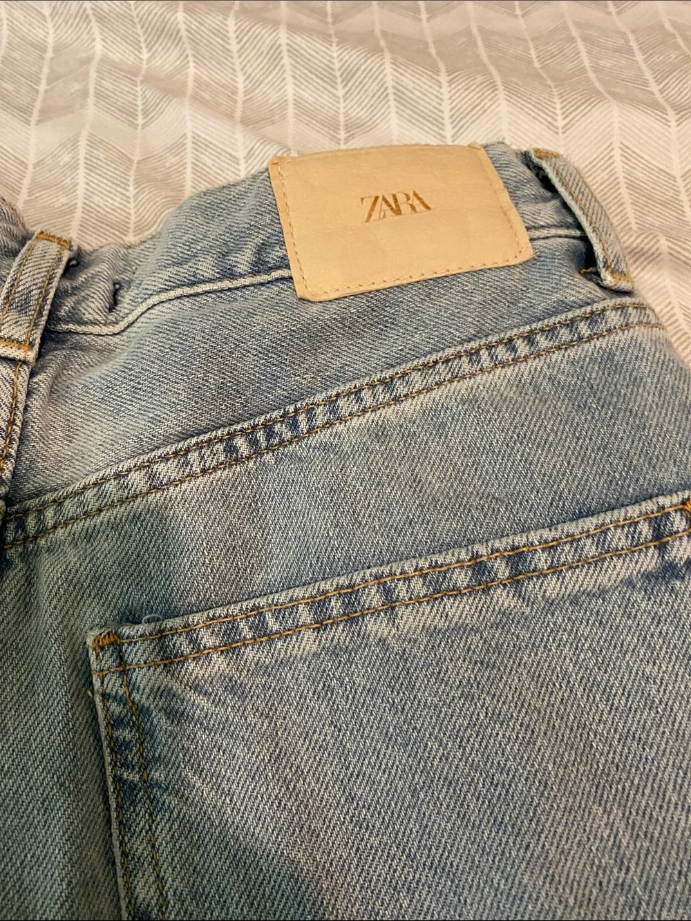 Zara Light Blue High-Waist Women’s Jeans - Picture 4 of 6